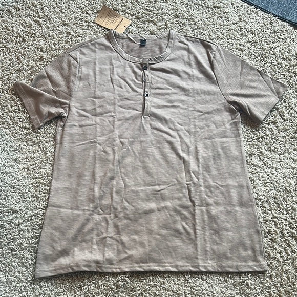 Tan Short Sleeve Tee Casual Style - Picture 1 of 3